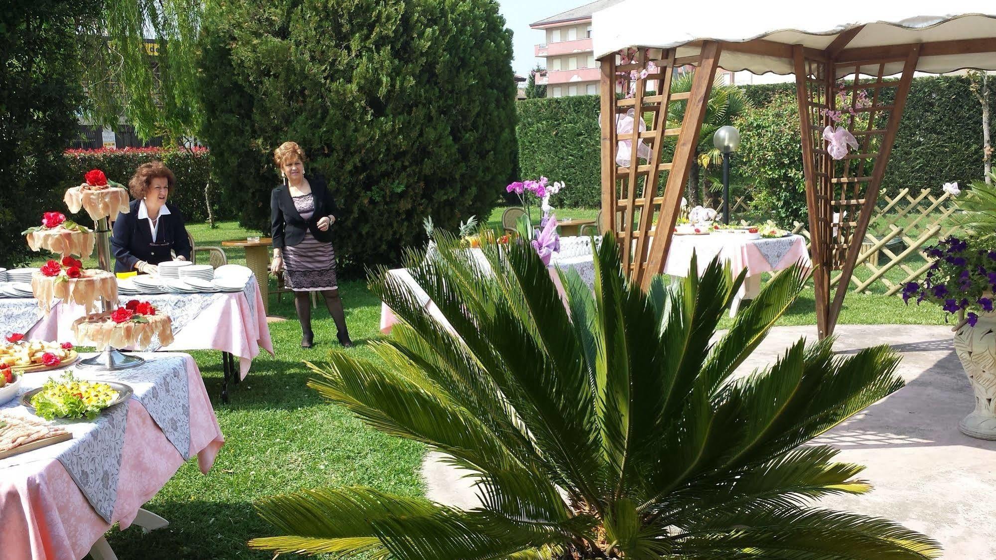 Hotel Terme Belsoggiorno Abano Terme Exteriör bild